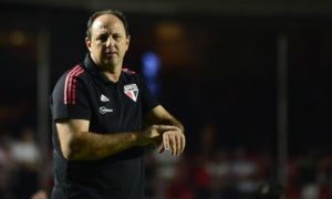 São Paulo tem pressa por reforços. (Foto: Marcos Ribolli/ge)