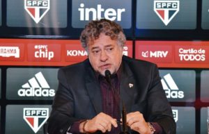 Julio Casares, presidente do São Paulo, fala sobre reforços. (Foto: Twitter do São Paulo)