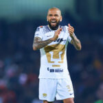 Daniel Alves tem ido mal na carreira depois de sair do São Paulo. (Foto: Twitter do Pumas)