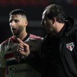 Calleri perdeu pênalti em jogo do São Paulo. (Foto: Twitter do São Paulo)