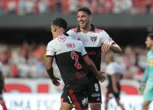 São Paulo tem uniforme 3 inspirado em Telê Santana. (Foto: Twitter do São Paulo)