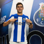 Nahuel Ferraresi fecha contrato com São Paulo. (Foto: Twitter do Porto)