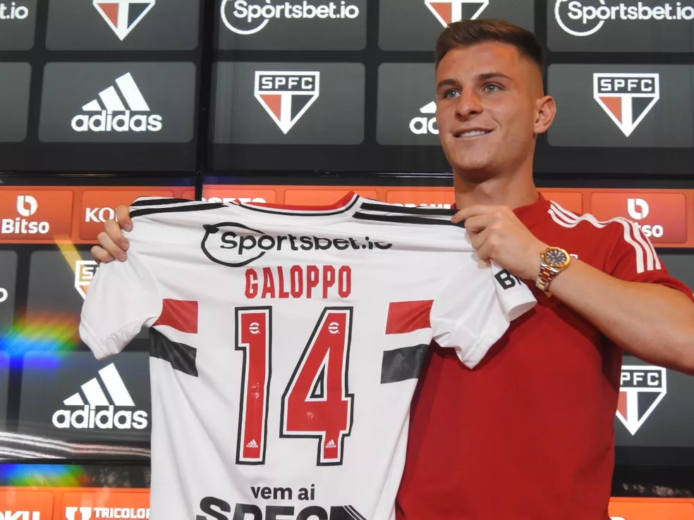 Galoppo fica relegado ao banco do São Paulo nos últimos jogos. (Foto: Twitter do São Paulo)