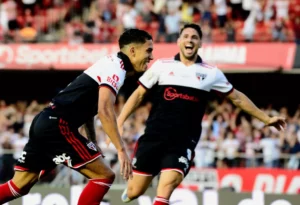Igor Vinícius é um dos destaques do São Paulo. (Foto: Marcos Ribolli/ge)