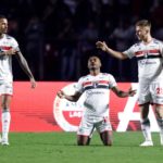 Nikão decide para São Paulo na Copa Sul-Americana. (Foto: Twitter do São Paulo)