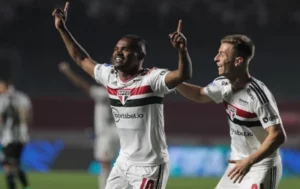 Nikão fez o gol que deu a vantagem para o São Paulo contra o Ceará no Morumbi na Sula. (Foto: Twitter do São Paulo)