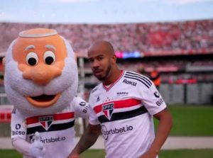 Patrick pode ser uma das novidades do São Paulo para o meio de semana. (Foto: Twitter do São Paulo)