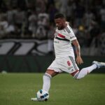 Reinaldo se mostra a fim de permanecer e São Paulo quer renovar contrato. (Foto: Twitter do São Paulo)