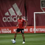 São Paulo tem Miranda com contrato próximo do fim. (Foto: Twitter do São Paulo)