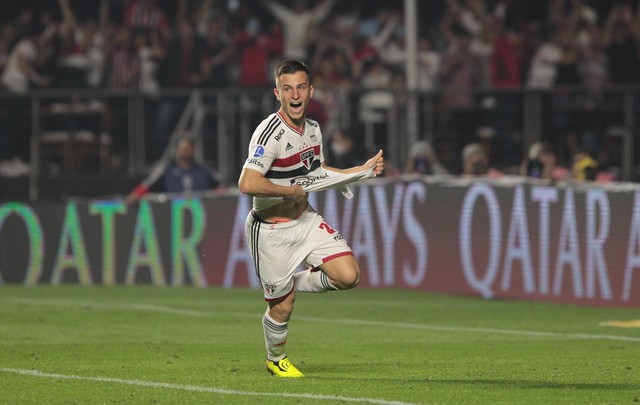 Galoppo fez gol da classificação do São Paulo à final da Copa Sul-Americana contra o Atlético Goianiense. (Foto: Twitter do São Paulo)