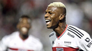 Arboleda deve voltar ao São Paulo ainda em 2022. (Foto: Twitter do São Paulo)
