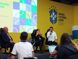 Julio Casares defende Rogério Ceni no São paulo. (Foto: Twitter do São Paulo)