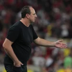 Rogério Ceni afirma que São Paulo não pode abrir mão do Brasileirão. (Foto: Twitter do São Paulo)