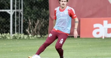 Gabriel Neves deve renovar seu contrato com o São Paulo. (Foto: Twitter do São Paulo)
