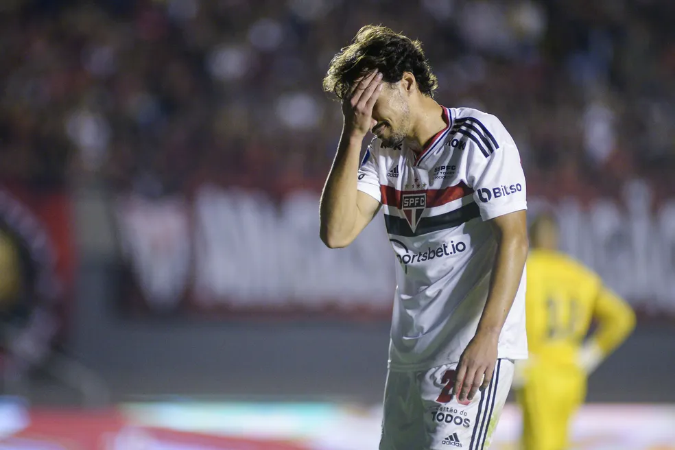 São Paulo se perde e vê Igor Gomes sepultar sua passagem pelo Tricolor com expulsão. (Foto: Getty Images)