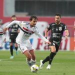 Igor Gomes vira alvo de críticas da torcida do São Paulo. (Foto: Twitter do São Paulo)