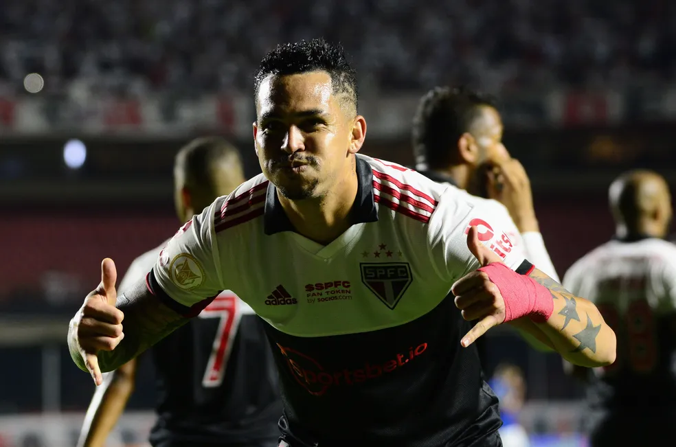 Luciano valoriza chance de título internacional pelo São Paulo. (Foto: Marcos Ribolli/ge)