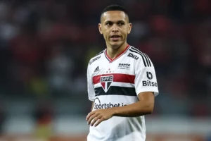 Marcos Guilherme celebra bom momento do São Paulo. (Foto: Twitter do São Paulo)
