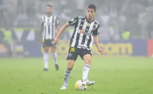 Nacho Fernández é vaiado pela torcida do Galo e aumenta rumor de chegada no São Paulo. (Foto: Twitter do Galo)