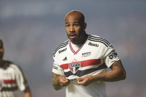 Patrick vira herói da classificação do São Paulo à final da Copa Sul-Americana. (Foto: Twitter do São Paulo)