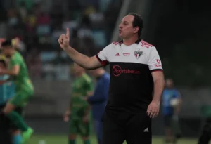 Rogério Ceni foi derrotado com o São Paulo pela final da Sul-Americana. (Foto: Twitter do São Paulo)