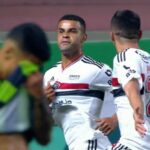 São Paulo vence América no final. (Foto: Reprodução/Premiere)