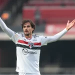 Igor Gomes e São Paulo divergem em valores e renovação fica complicada. (Foto: Twitter do São Paulo)