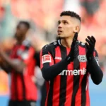 Paulinho joga em posição que São Paulo é carente há algum tempo. (Foto: Twitter do Leverkusen)
