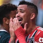 Luciano é "punido" por Rogério Ceni no São Paulo. (Foto: AGIF)