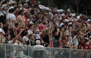 Torcida do São Paulo promete protesto pesado no domingo. (Foto: Twitter do São Paulo)