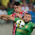 São Paulo pode ter Ferraresi no time titular no Choque-Rei. (Foto: Twitter do São Paulo)