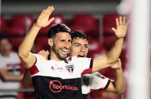 Calleri está em sua temporada mais goleadora da carreira pelo São Paulo. (Foto: Twitter do São Paulo)