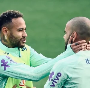 Neymar perderá fase de grupos do Brasil. (Foto: Twitter da CBF)