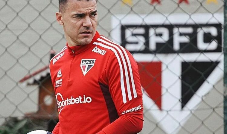 Felipe Alves terminou a temporada do São Paulo como titular. (Foto: Twitter do São Paulo)
