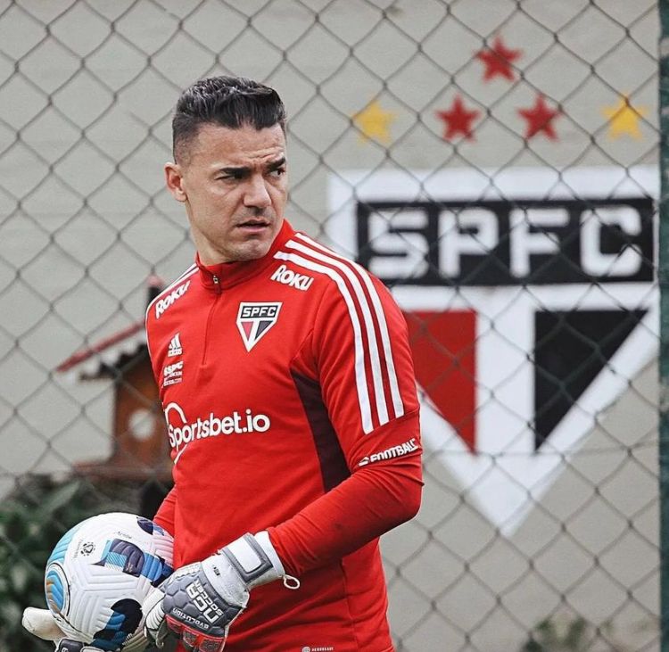 Felipe Alves terminou a temporada 2022 do São Paulo como titular. (Foto: Twitter do São Paulo)