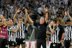 São Paulo quer negócio com Galo por volante Jair. (Foto: Twitter do Galo)