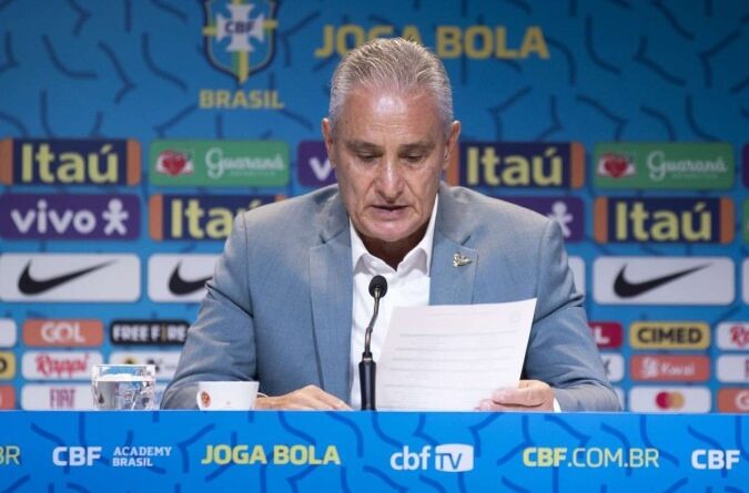 Tite divulga nesta segunda a lista de convocados do Brasil para a Copa do Mundo do Qatar, com jogador que passou pelo São Paulo. (Foto: Twitter da CBF)