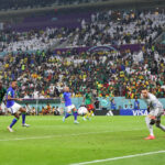 Camarões vence Brasil na Copa do Mundo, mas seleção termina em primeiro lugar. (Foto: Twitter da FIFA)