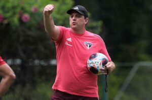 Rogério Ceni deve receber mais um reforço para 2023 no São Paulo. (Foto: Twitter do São Paulo)
