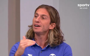 Filipe Luís fala de "treta" com Daniel Alves no Brasil. (Foto: Reprodução/SporTV)