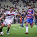 São Paulo vê Juninho Capixaba fechar contrato com o Red Bull Bragantino. (Foto: Twitter do Fortaleza)