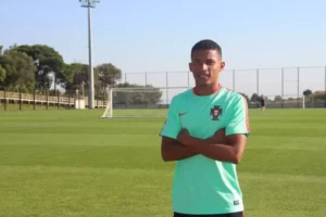 Marcos Paulo está próximo de fechar contrato com o São Paulo. (Foto: Twitter da FPF)