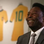Futebol mundial perde o Rei Pelé. (Foto: Twitter do Santos)