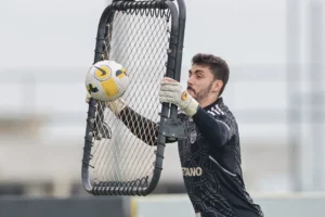 Rafael chega para o São Paulo e embaralha situação dos goleiros no clube. (Foto: Twitter do Galo)