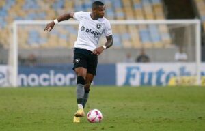 São Paulo tem interesse na contratação de Junior Santos, ex-Botafogo. (Foto: Twitter do Botafogo)