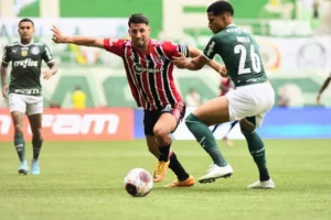 Calleri ainda busca primeiro gol em 2023 no São Paulo. (Foto: Marcos Ribolli/ge)