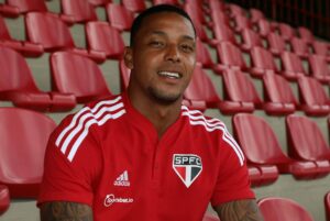 David chega para reforçar ataque do São Paulo. (Foto: Twitter do São Paulo)