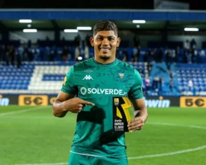 São Paulo negocia com El Toro Erison para 2023. (Foto: Twitter do Estoril)