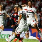 Ferraresi tem lesão séria no joelho e desfalca São Paulo. (Foto: Twitter do São Paulo)