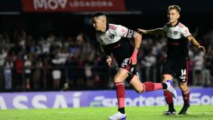 São Paulo vence Portuguesa com show de Galoppo. (Foto: Reprodução/ge)